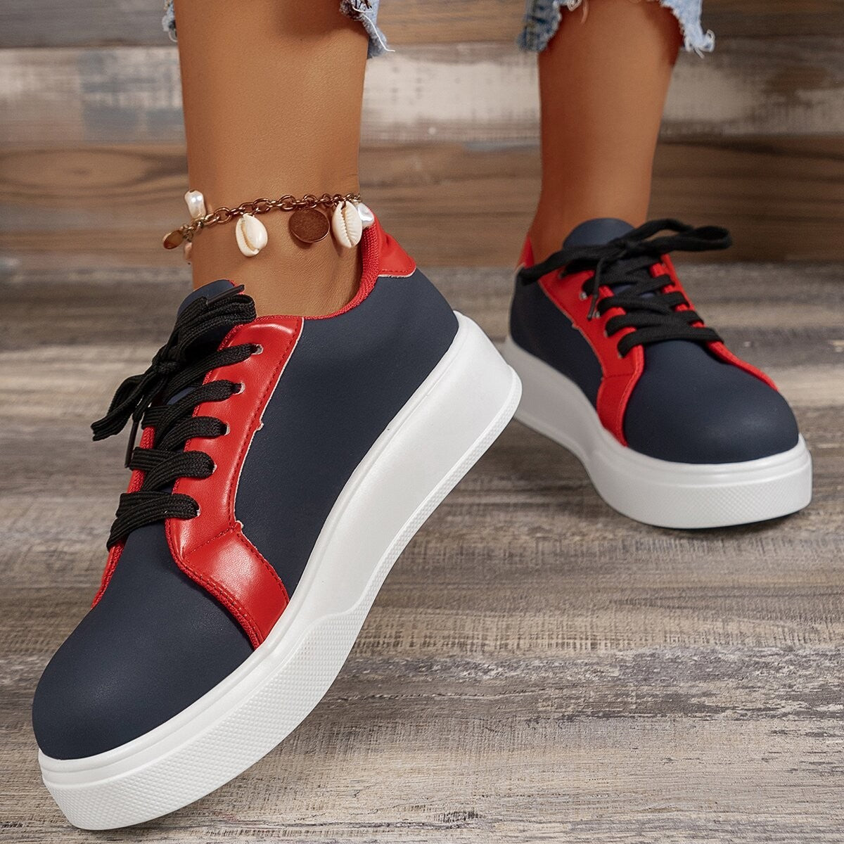 New Lace-up Flats Women Walking Sports Skateboard Shoes Retro Fashion Casual Sneakers